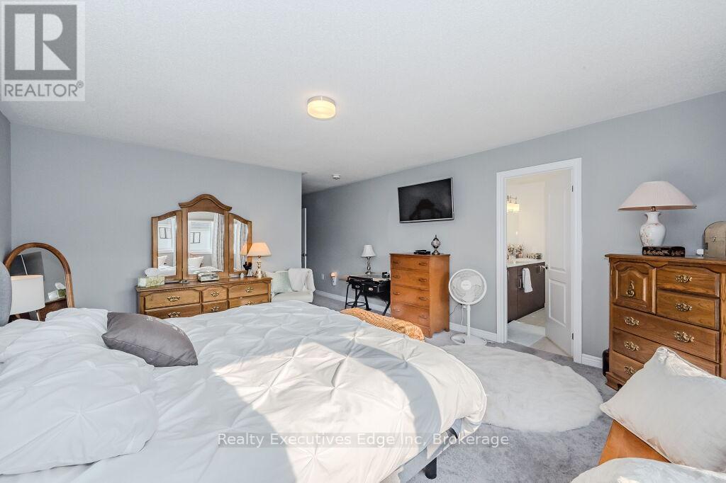 55 Povey Road, Centre Wellington (Fergus), ON - Indoor Photo Showing Bedroom