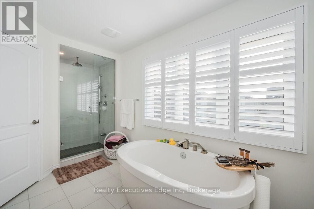 55 Povey Road, Centre Wellington (Fergus), ON - Indoor Photo Showing Bathroom