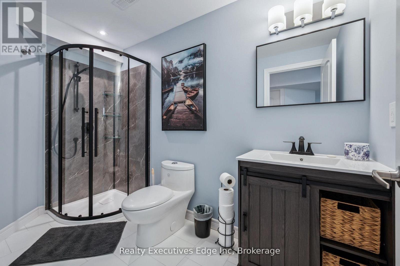 55 Povey Road, Centre Wellington (Fergus), ON - Indoor Photo Showing Bathroom