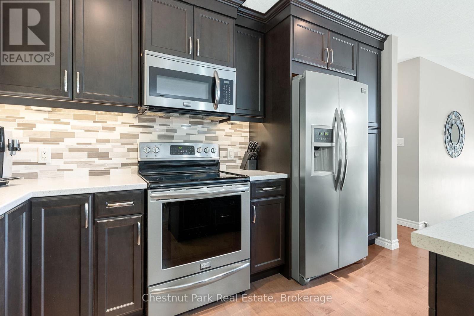 207 2Nd Street W, Owen Sound, ON - Indoor Photo Showing Kitchen With Stainless Steel Kitchen