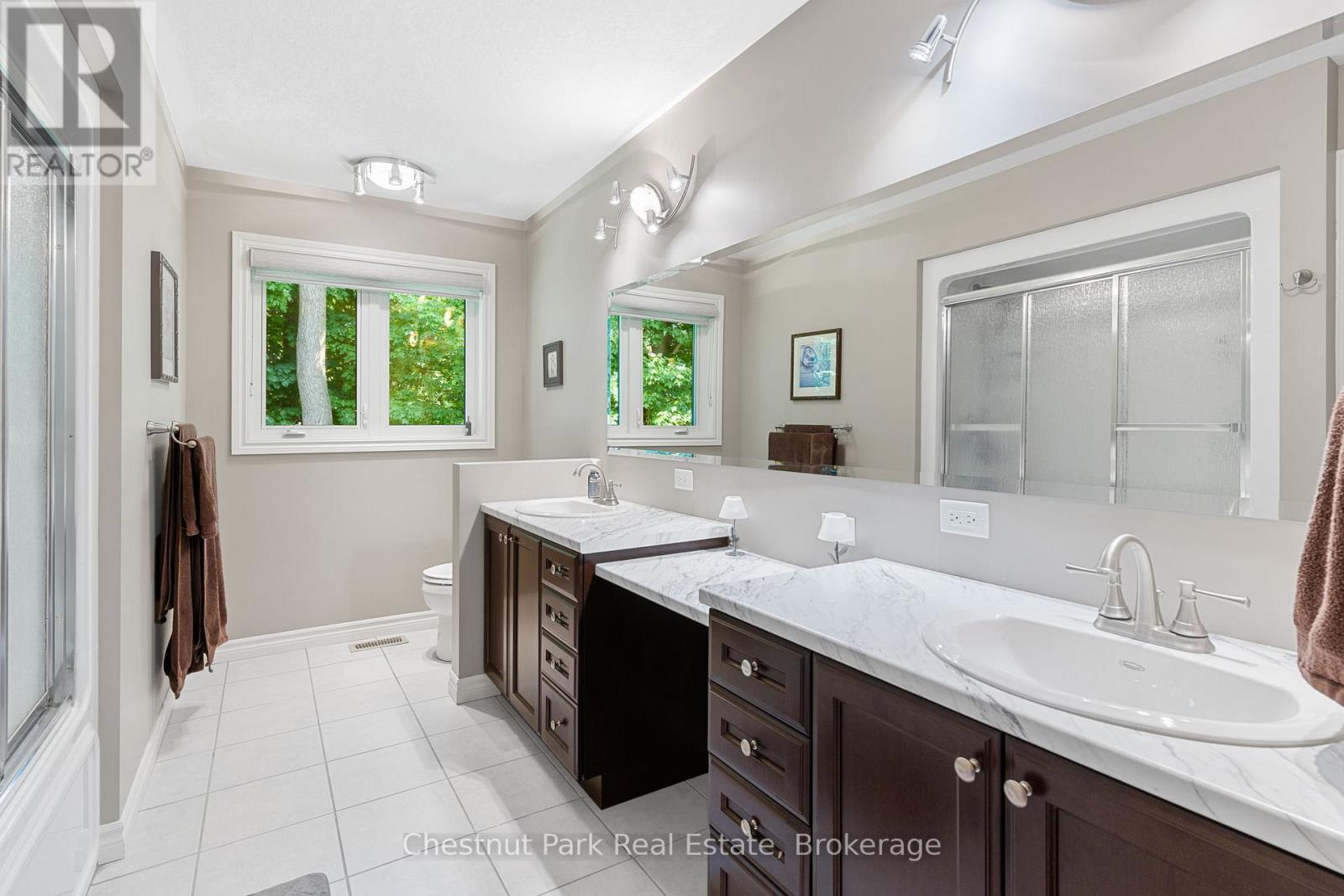 207 2Nd Street W, Owen Sound, ON - Indoor Photo Showing Bathroom