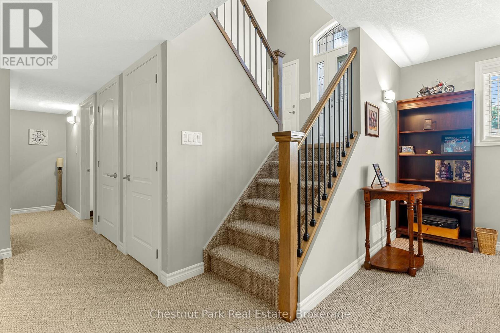 207 2Nd Street W, Owen Sound, ON - Indoor Photo Showing Other Room