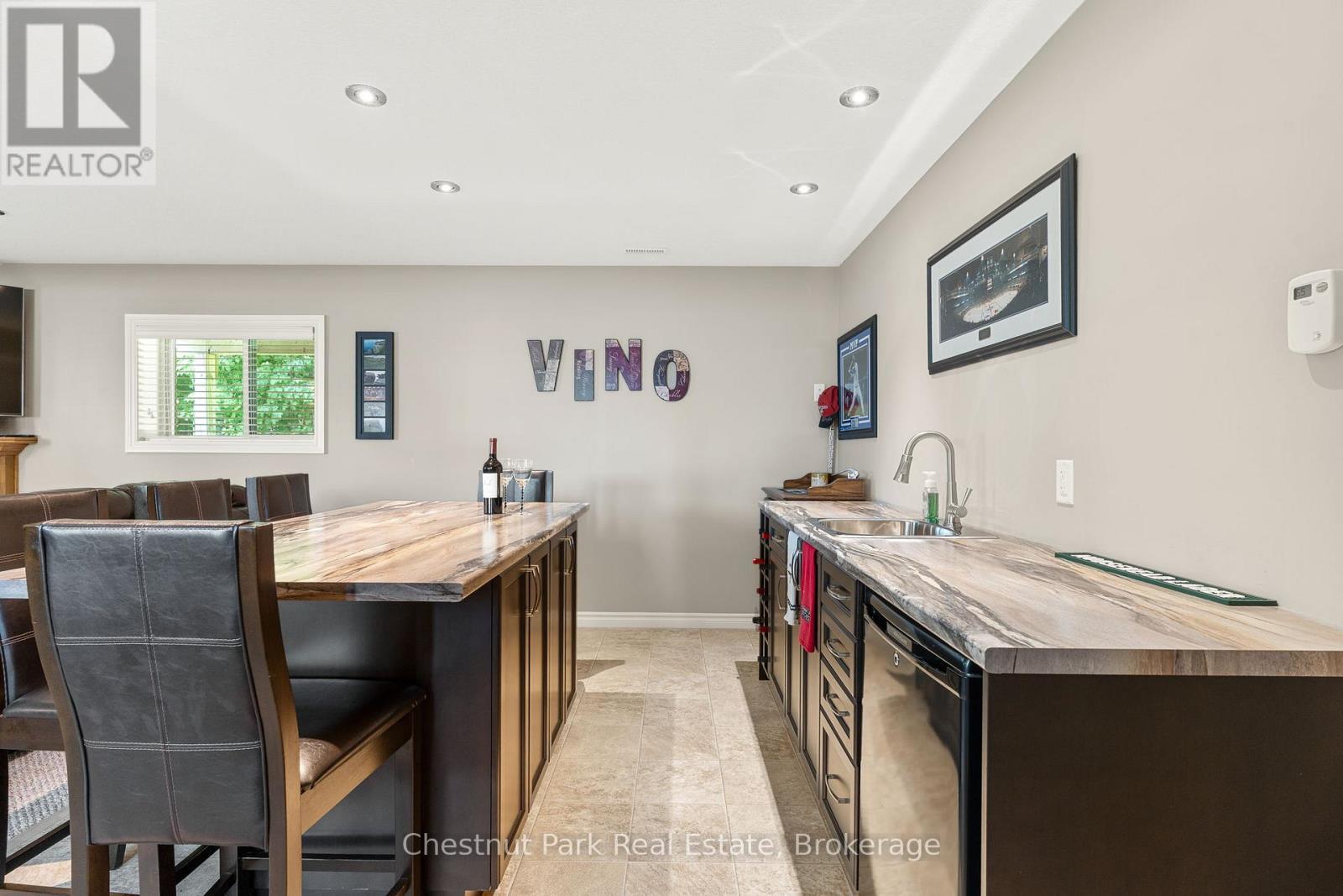 Gotta love entertaining ! - 207 2Nd Street W, Owen Sound, ON - Indoor Photo Showing Kitchen