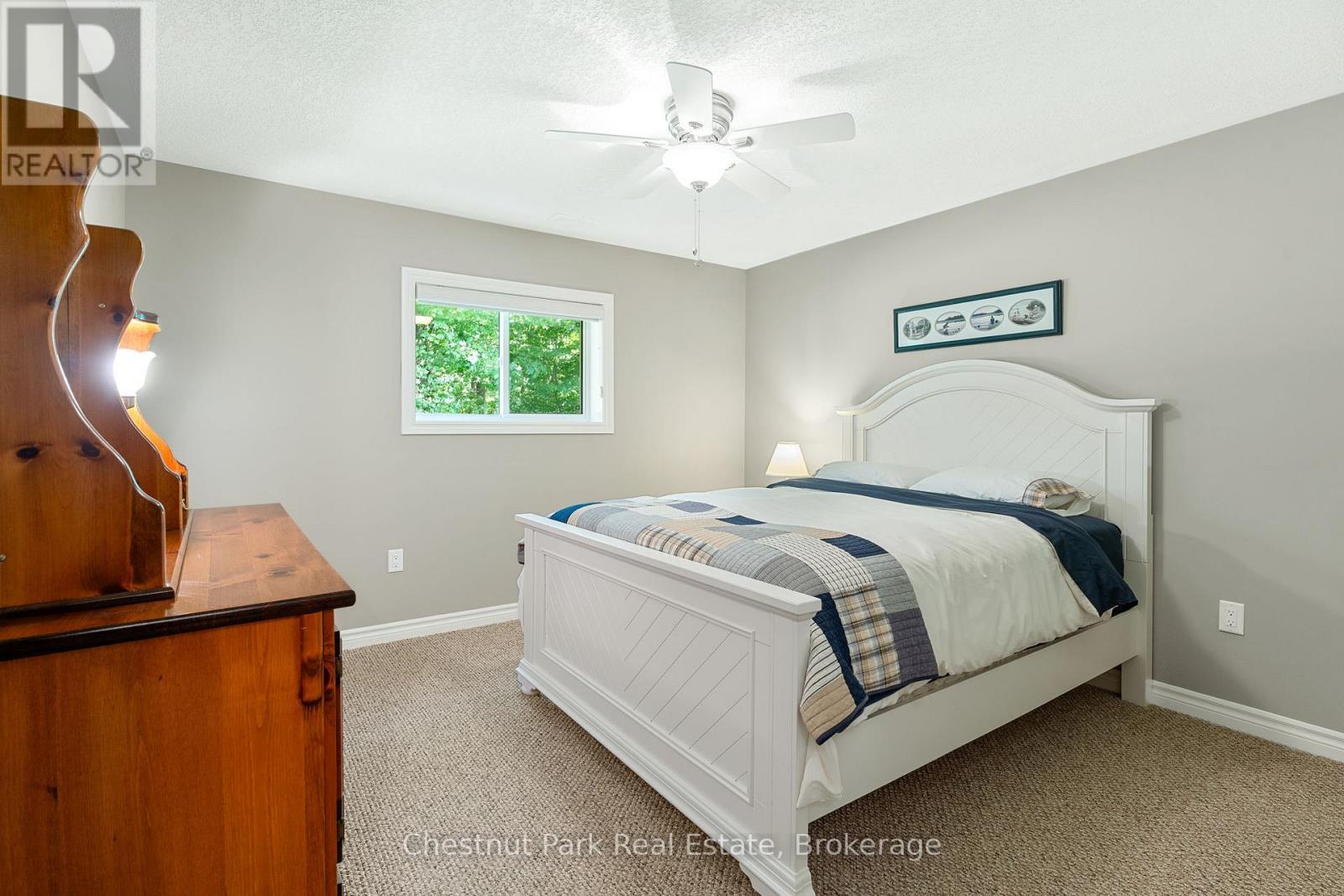 207 2Nd Street W, Owen Sound, ON - Indoor Photo Showing Bedroom