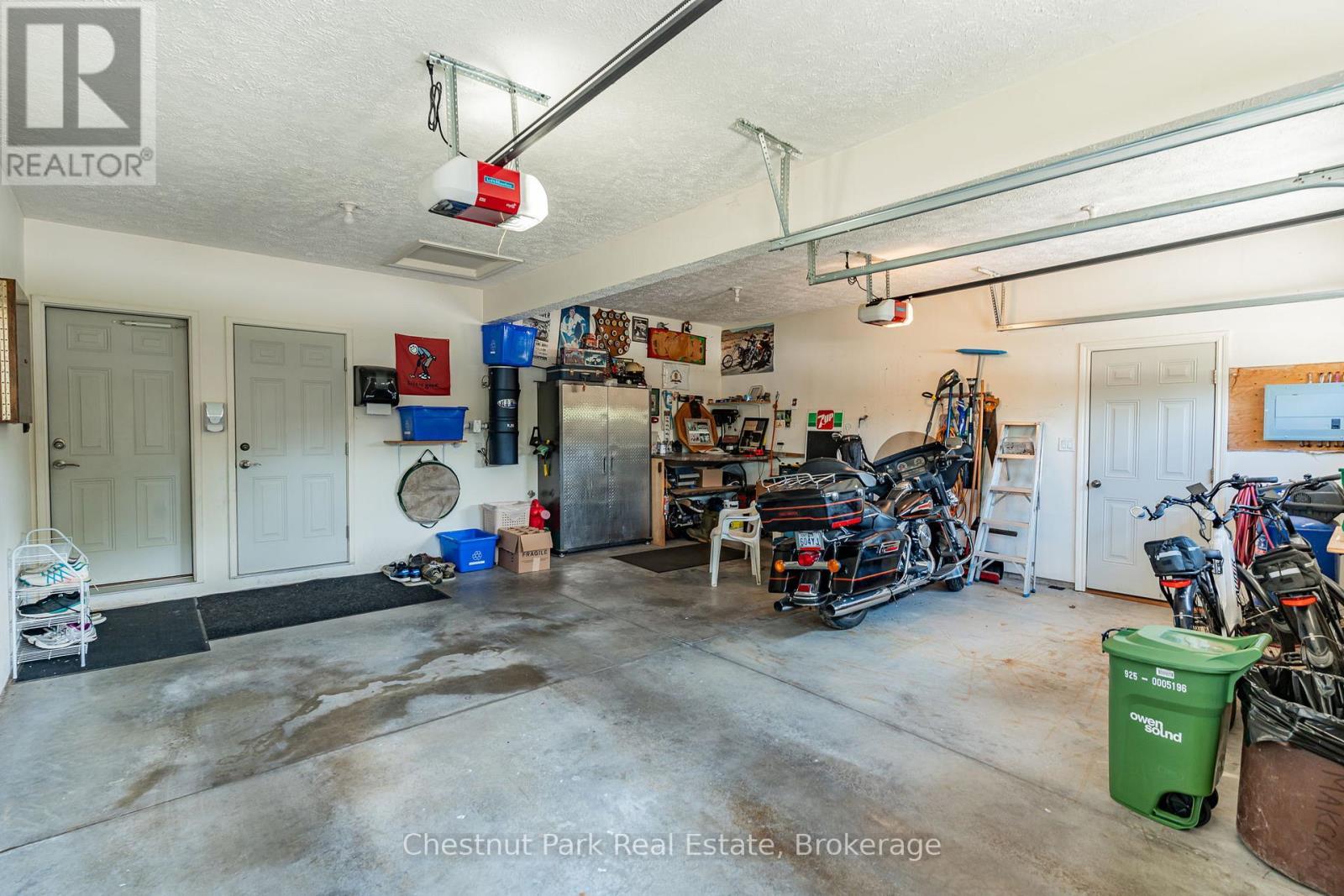 Inside garage entry in home - 207 2Nd Street W, Owen Sound, ON - Indoor Photo Showing Garage
