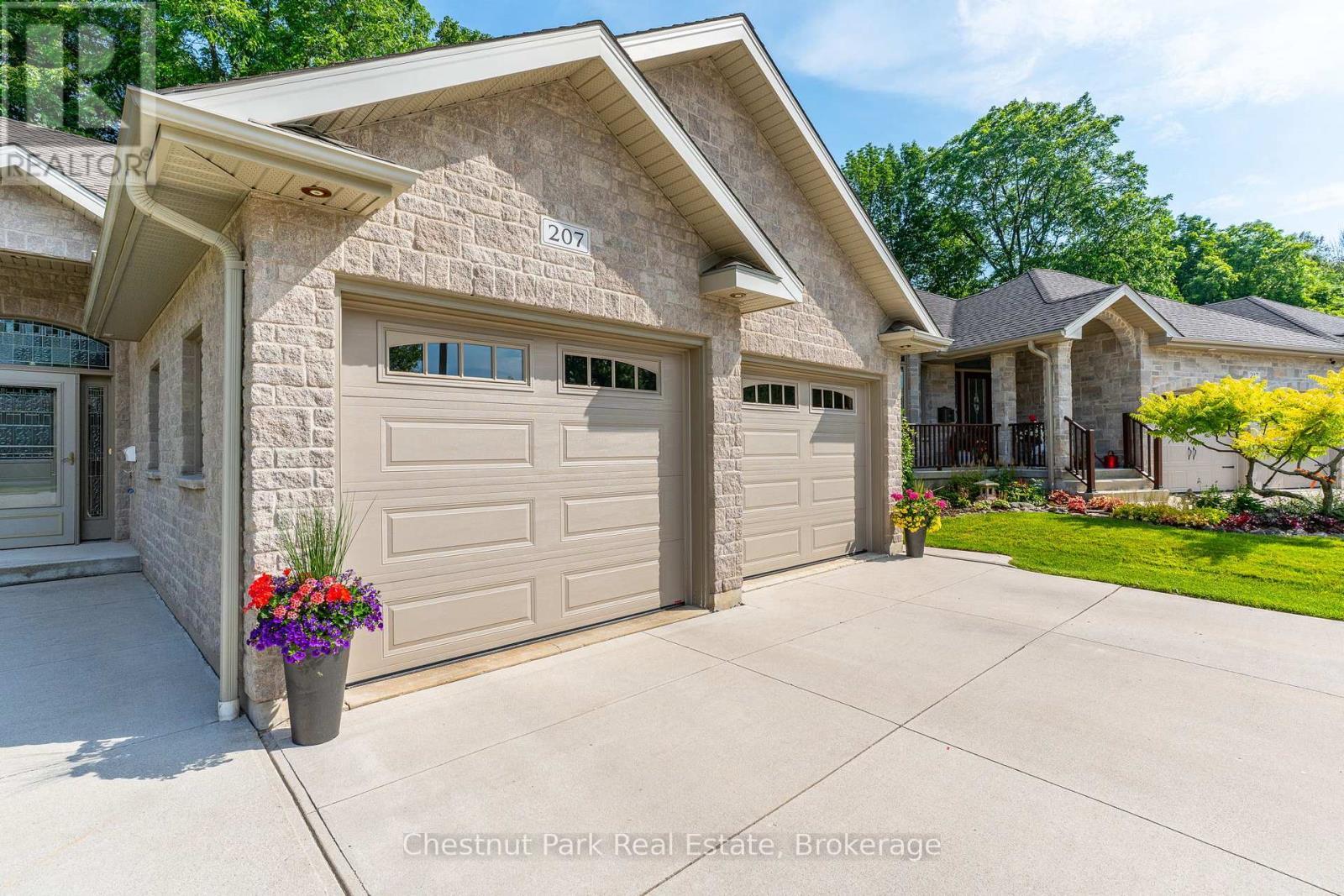 207 2Nd Street W, Owen Sound, ON - Outdoor