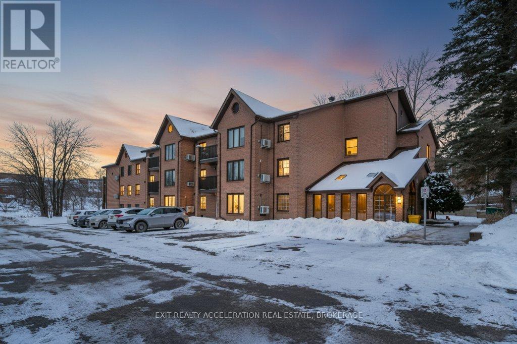 204 - 11 Centre Street, Greater Napanee (Greater Napanee), ON - Outdoor With Facade