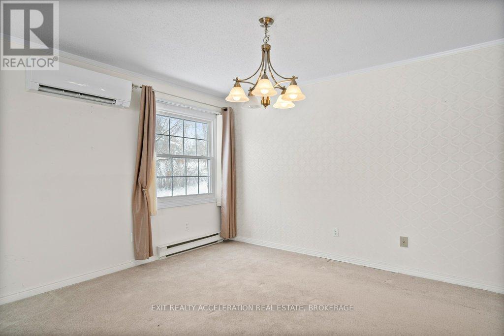 204 - 11 Centre Street, Greater Napanee (Greater Napanee), ON - Indoor Photo Showing Other Room