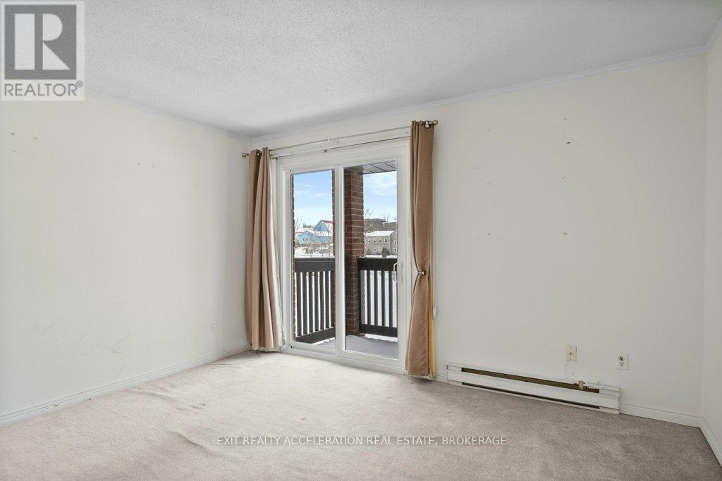 204 - 11 Centre Street, Greater Napanee (Greater Napanee), ON - Indoor Photo Showing Other Room