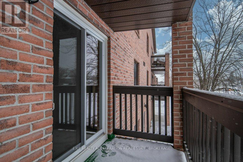 204 - 11 Centre Street, Greater Napanee (Greater Napanee), ON - Outdoor