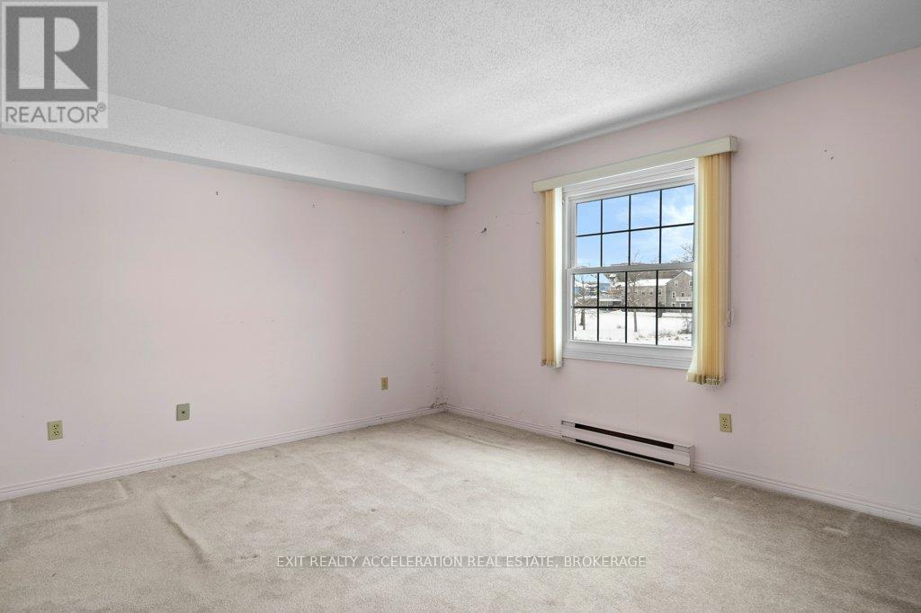 204 - 11 Centre Street, Greater Napanee (Greater Napanee), ON - Indoor Photo Showing Other Room