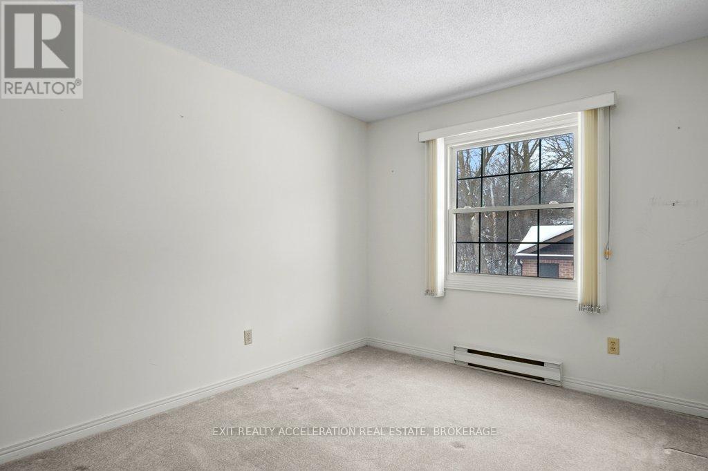 204 - 11 Centre Street, Greater Napanee (Greater Napanee), ON - Indoor Photo Showing Other Room