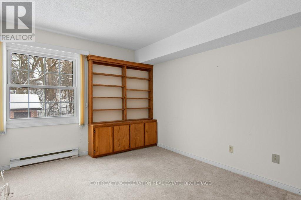 204 - 11 Centre Street, Greater Napanee (Greater Napanee), ON - Indoor Photo Showing Other Room