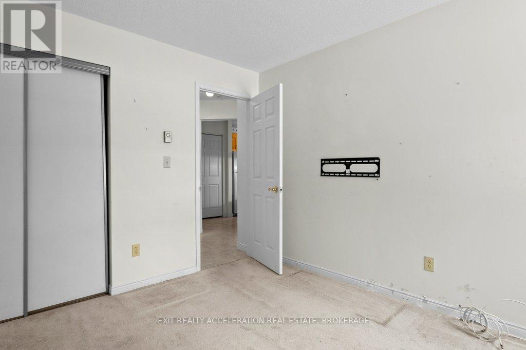 204 - 11 Centre Street, Greater Napanee (Greater Napanee), ON - Indoor Photo Showing Other Room