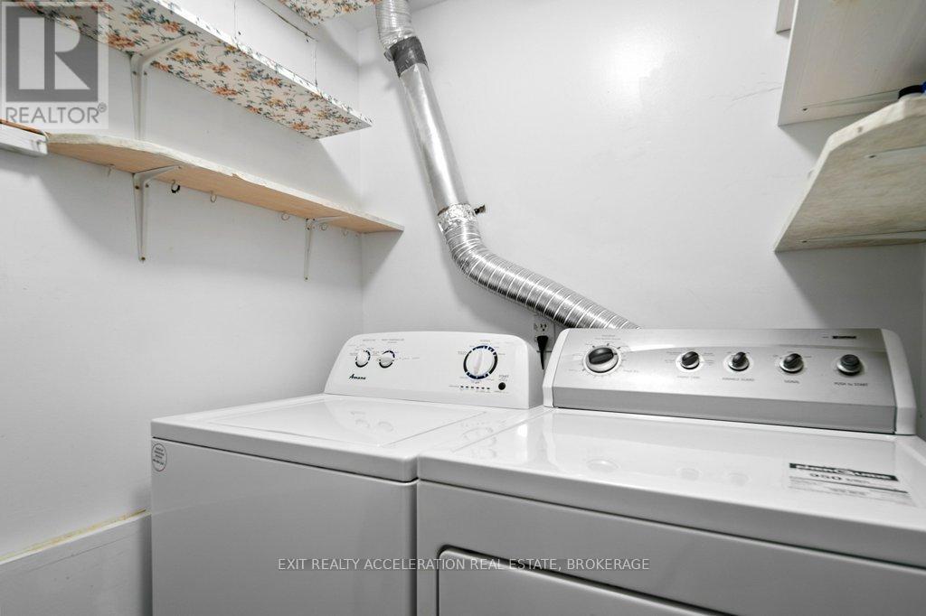 204 - 11 Centre Street, Greater Napanee (Greater Napanee), ON - Indoor Photo Showing Laundry Room