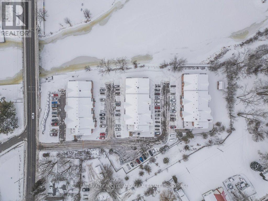 204 - 11 Centre Street, Greater Napanee (Greater Napanee), ON - Outdoor