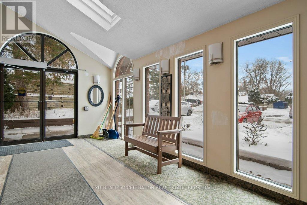 204 - 11 Centre Street, Greater Napanee (Greater Napanee), ON - Indoor Photo Showing Other Room