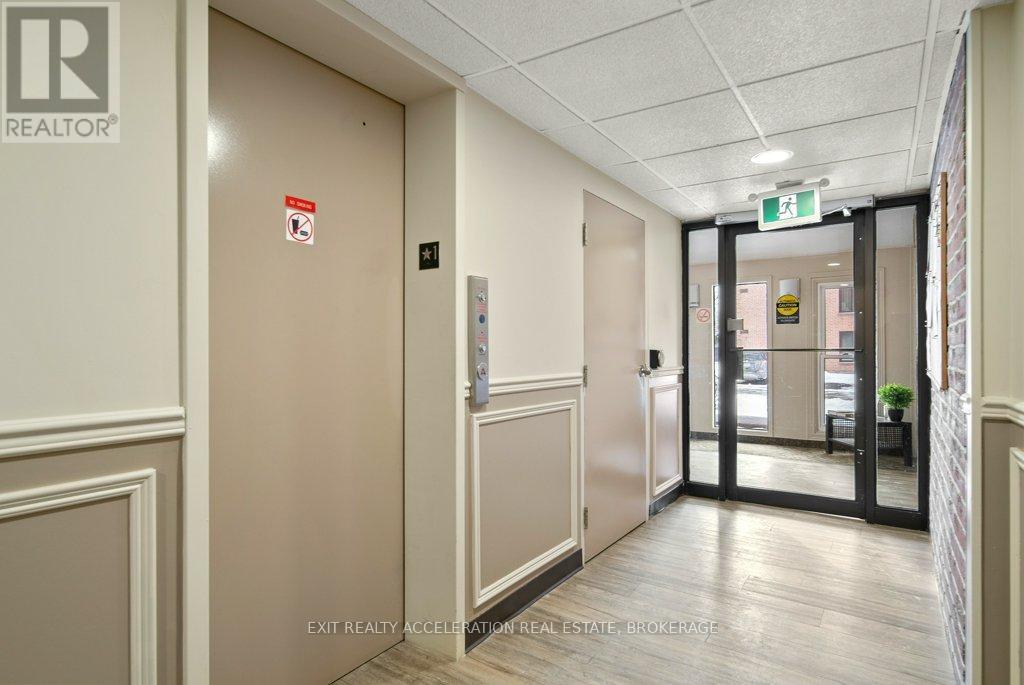 204 - 11 Centre Street, Greater Napanee (Greater Napanee), ON - Indoor