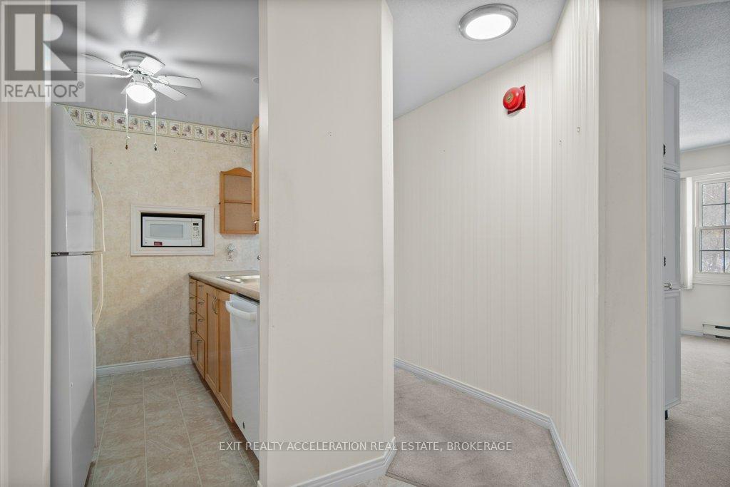 204 - 11 Centre Street, Greater Napanee (Greater Napanee), ON - Indoor