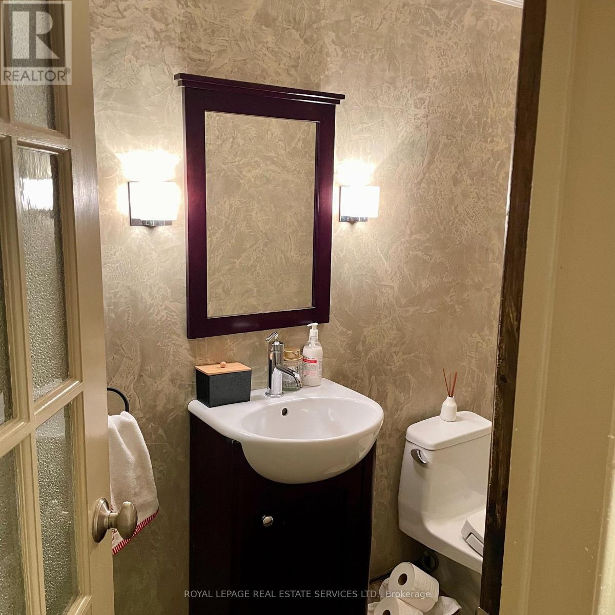 Lower - 80 Scollard Street W, Toronto, ON