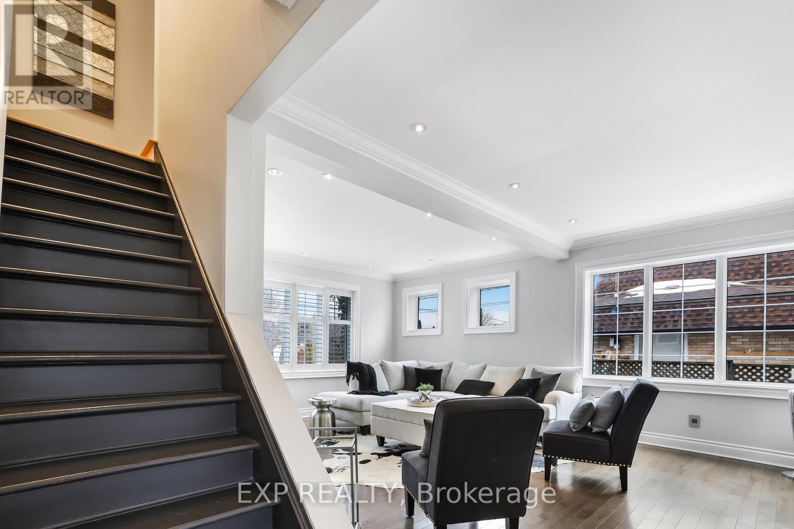 231 #8 Highway, Hamilton, ON