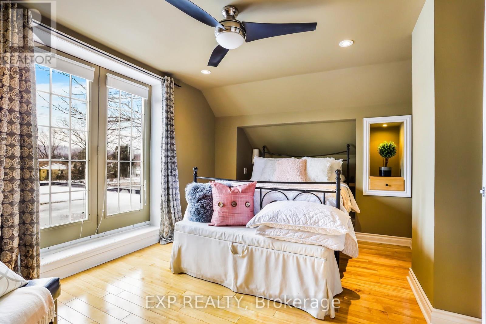 231 #8 Highway, Hamilton, ON