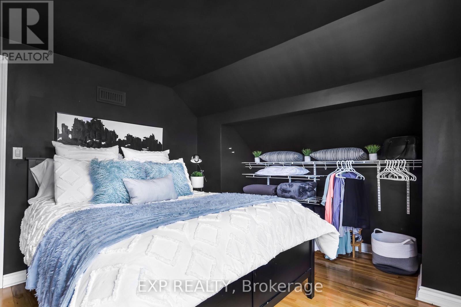 231 #8 Highway, Hamilton, ON