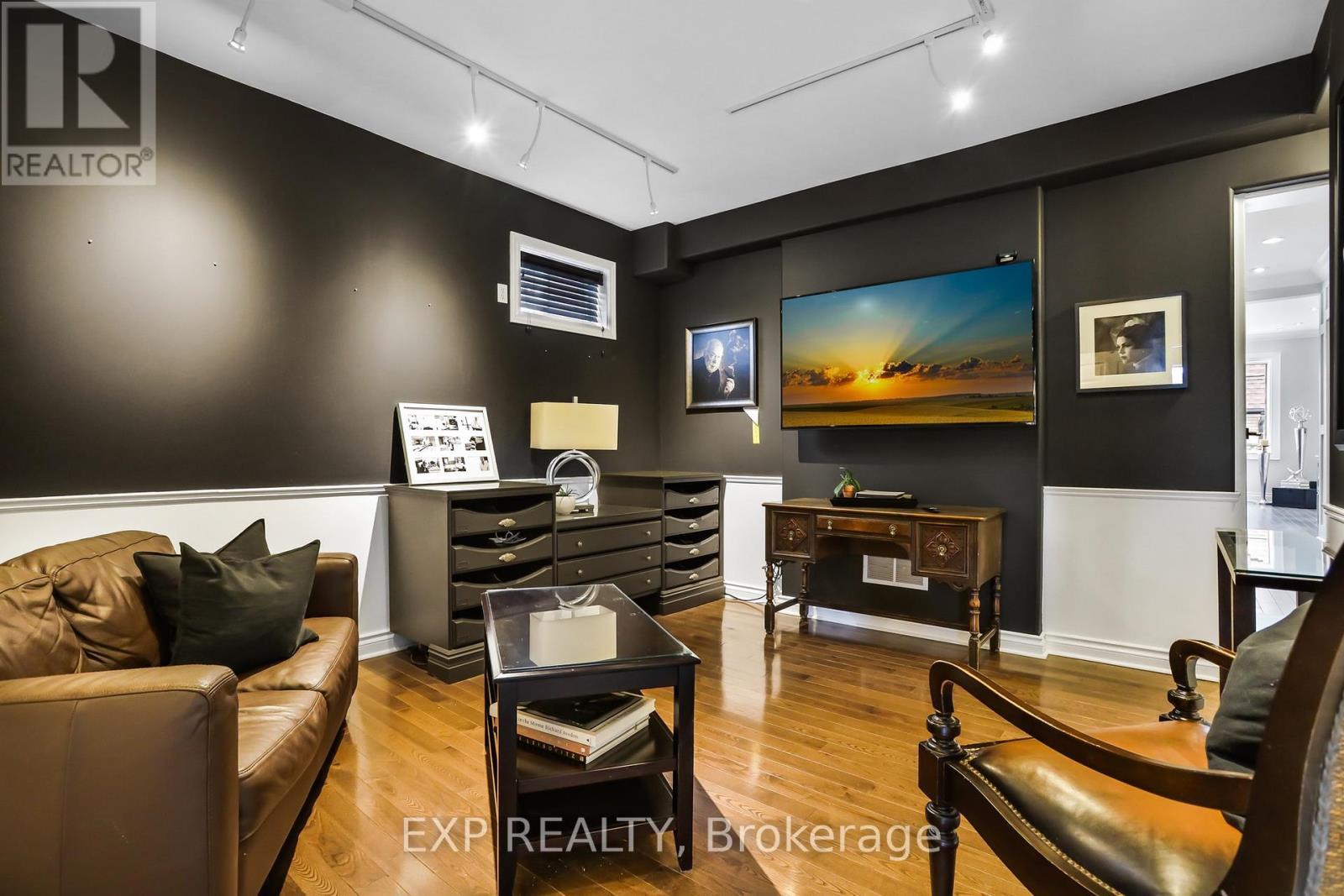 231 #8 Highway, Hamilton, ON