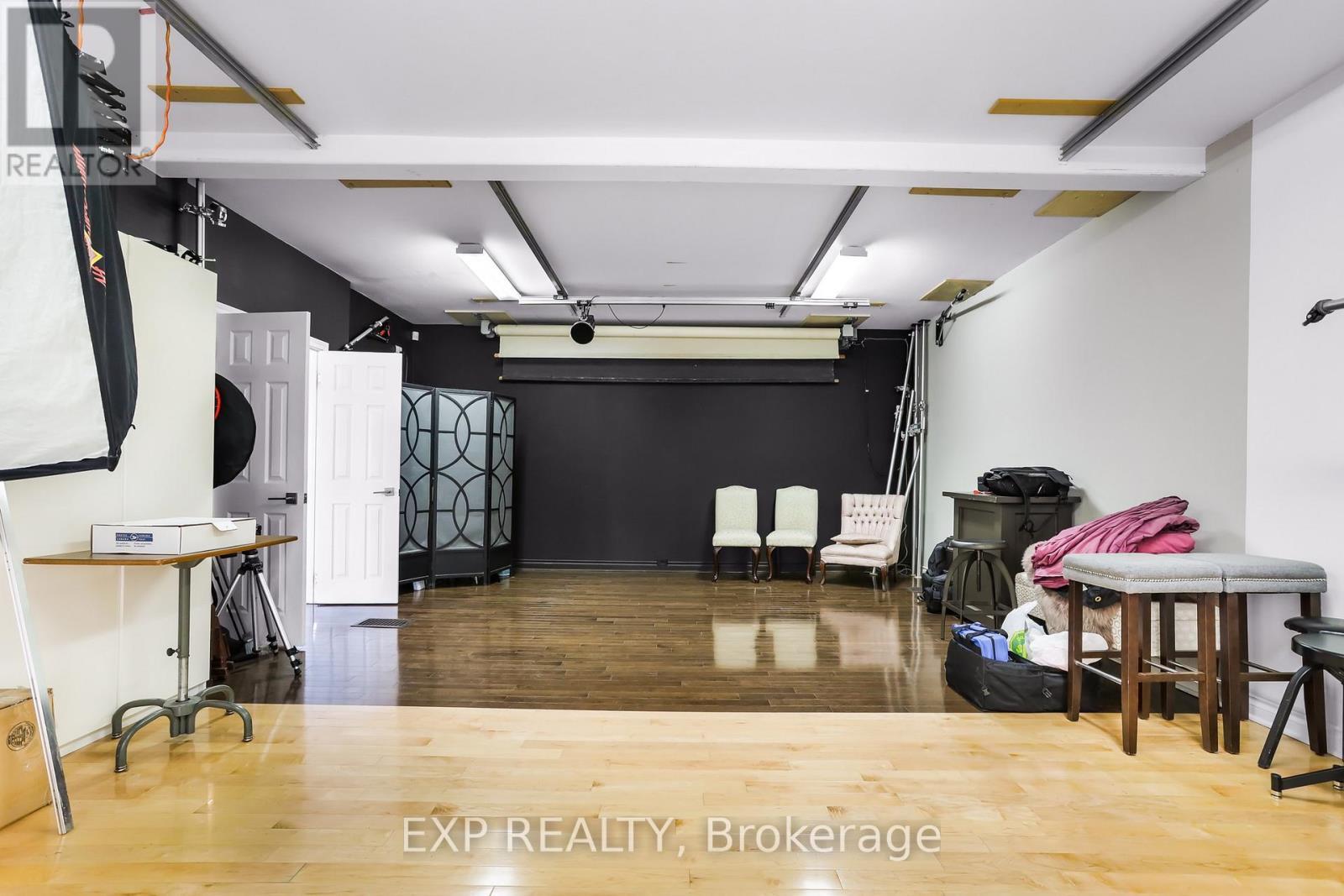 231 #8 Highway, Hamilton, ON