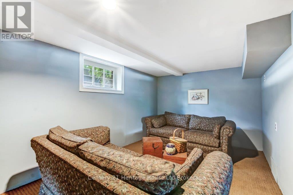 230 Graham Street, Woodstock (Woodstock - North), ON - Indoor Photo Showing Other Room