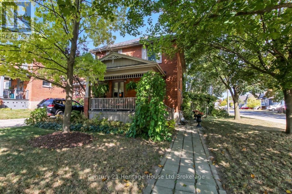 230 Graham Street, Woodstock (Woodstock - North), ON - Outdoor With Deck Patio Veranda