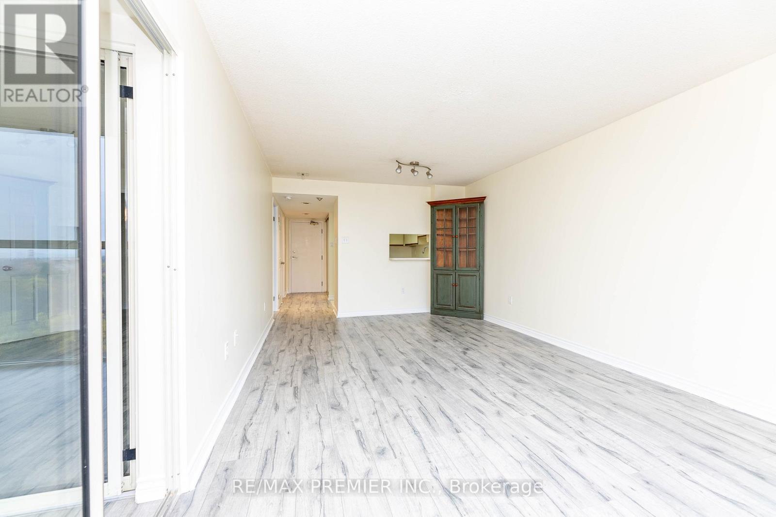 907 - 600 Rexdale Boulevard, Toronto, ON - Indoor Photo Showing Other Room