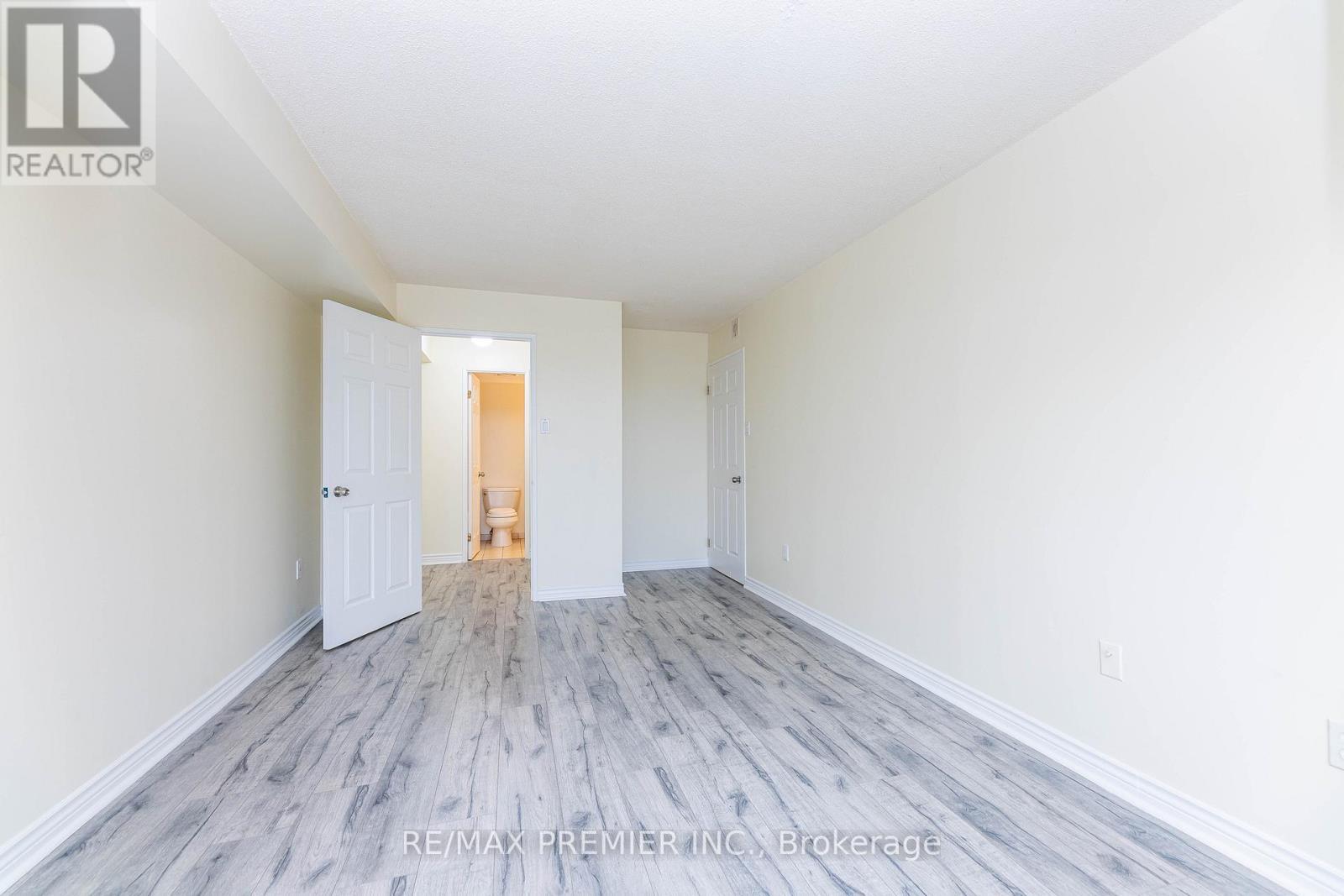 907 - 600 Rexdale Boulevard, Toronto, ON - Indoor Photo Showing Other Room