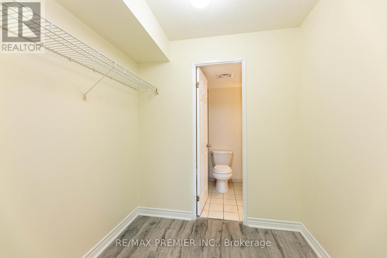 907 - 600 Rexdale Boulevard, Toronto, ON - Indoor