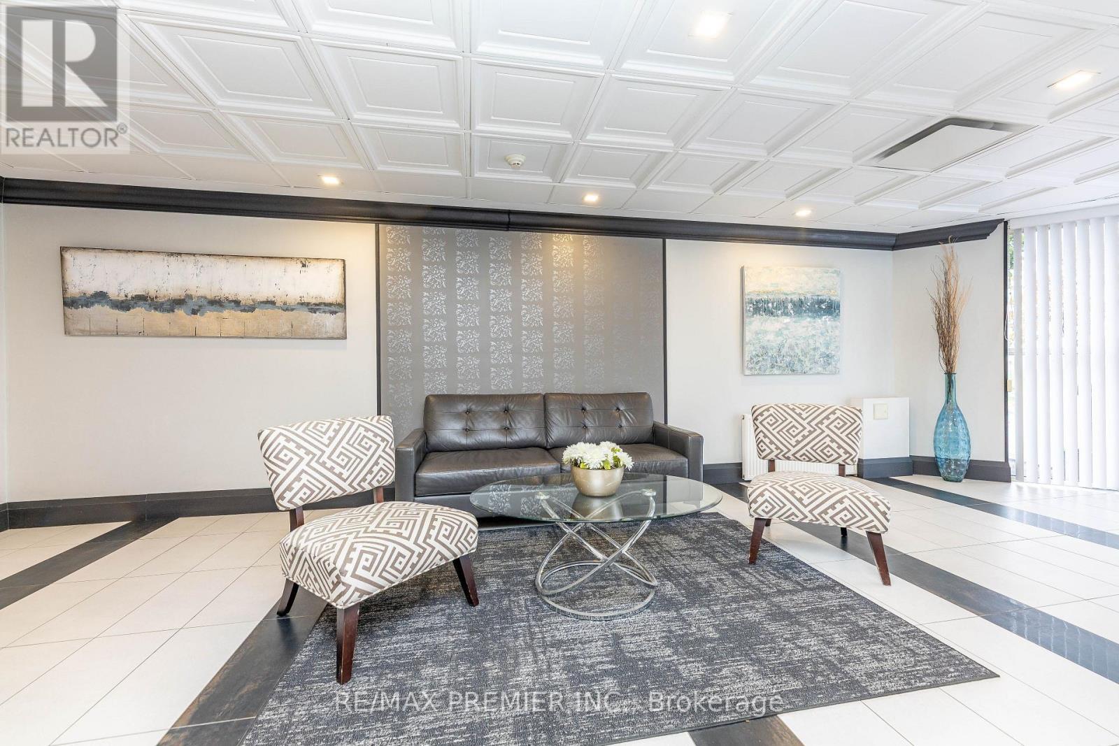 907 - 600 Rexdale Boulevard, Toronto, ON - Indoor