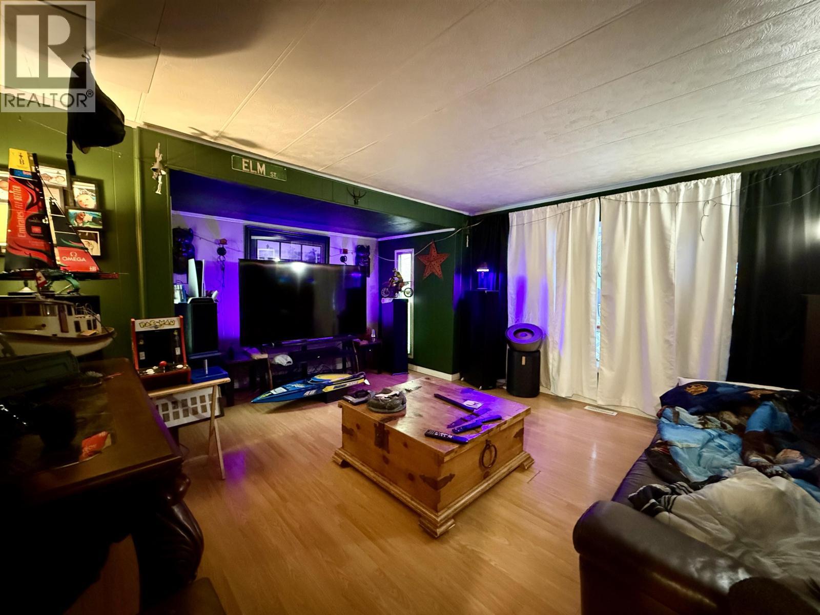 8912 75 Street Street, Fort St. John, BC - Indoor