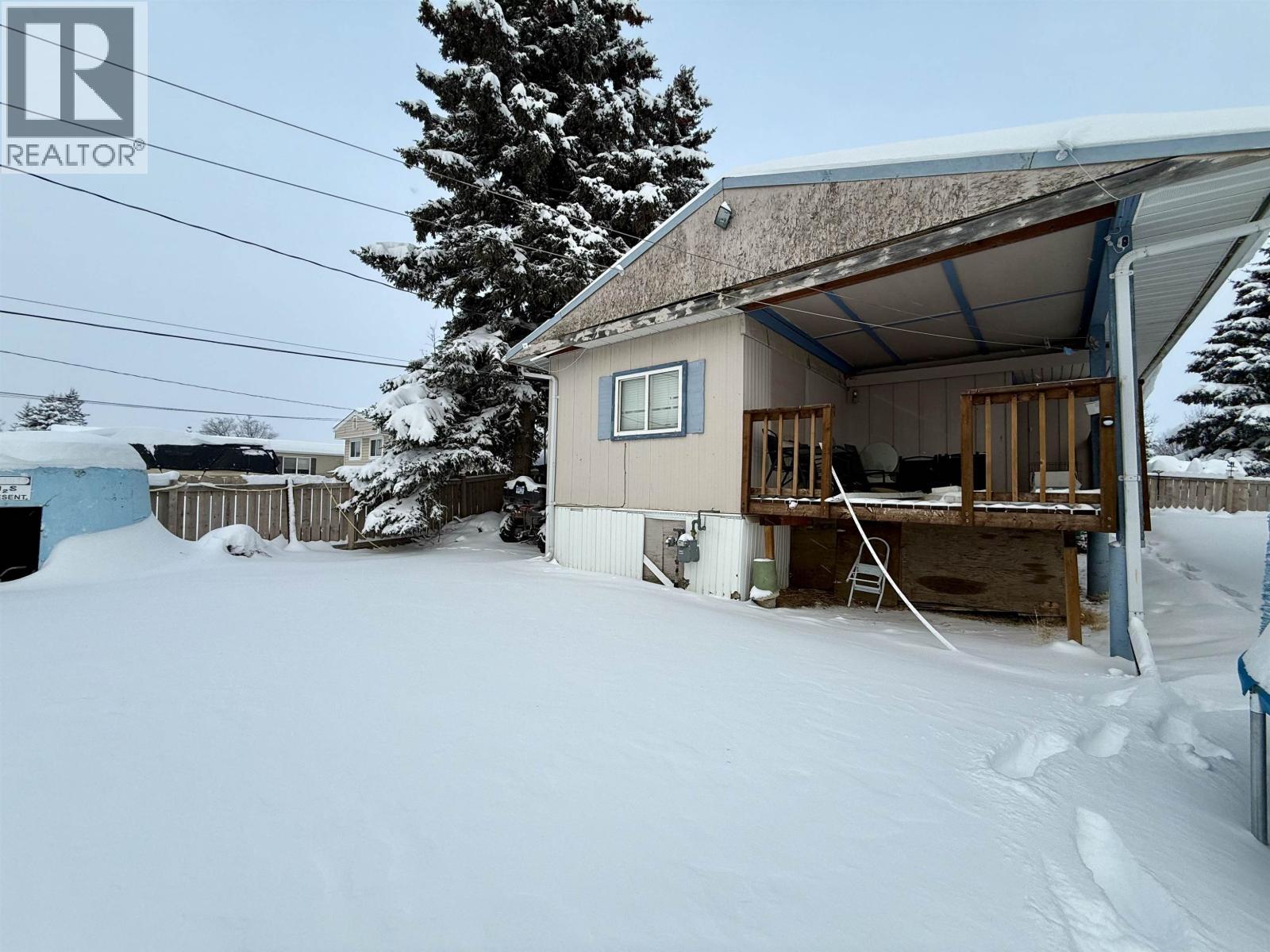 8912 75 Street Street, Fort St. John, BC - Outdoor