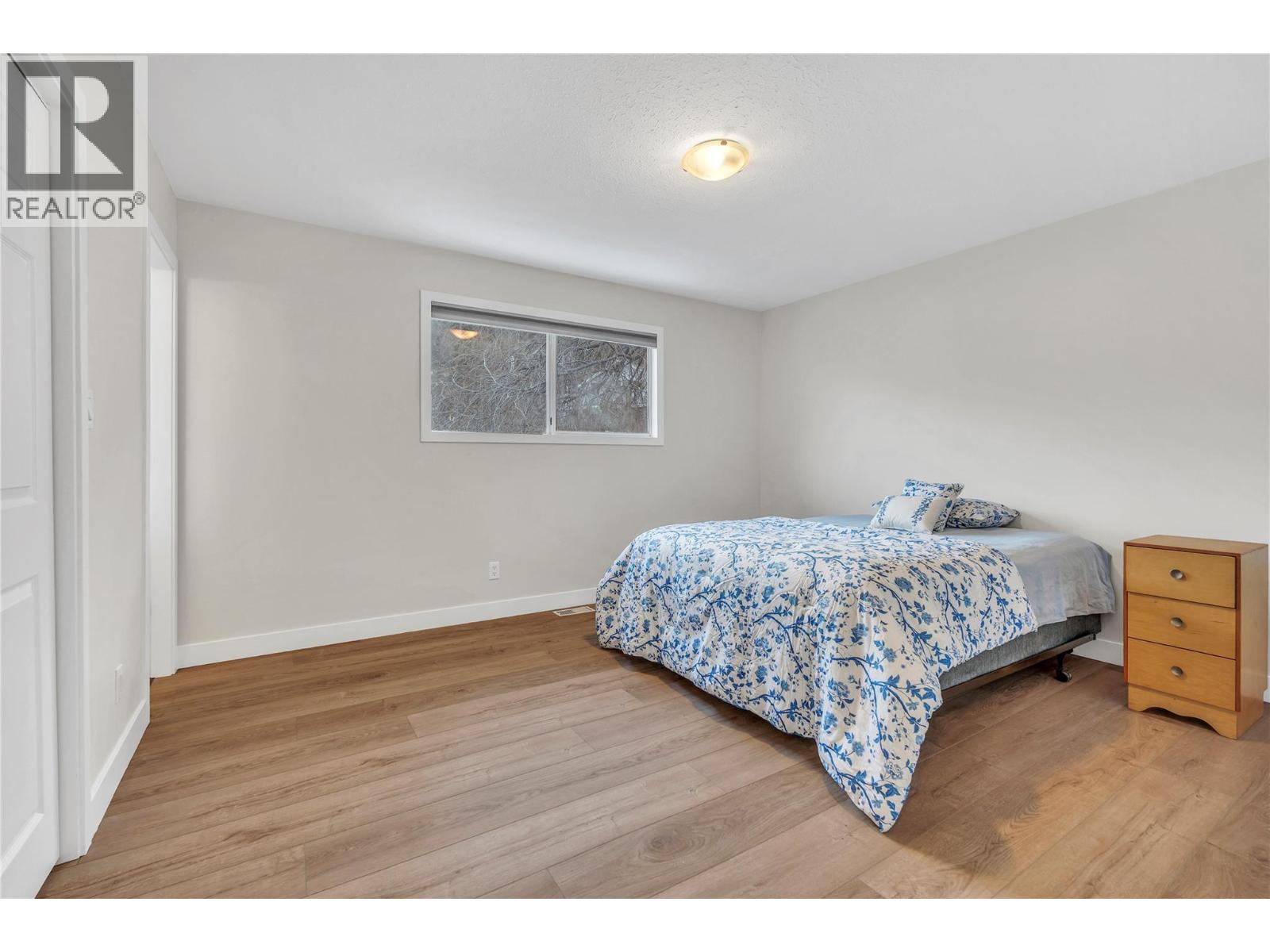7111 Peach Orchard Road, Summerland, BC - Indoor Photo Showing Bedroom