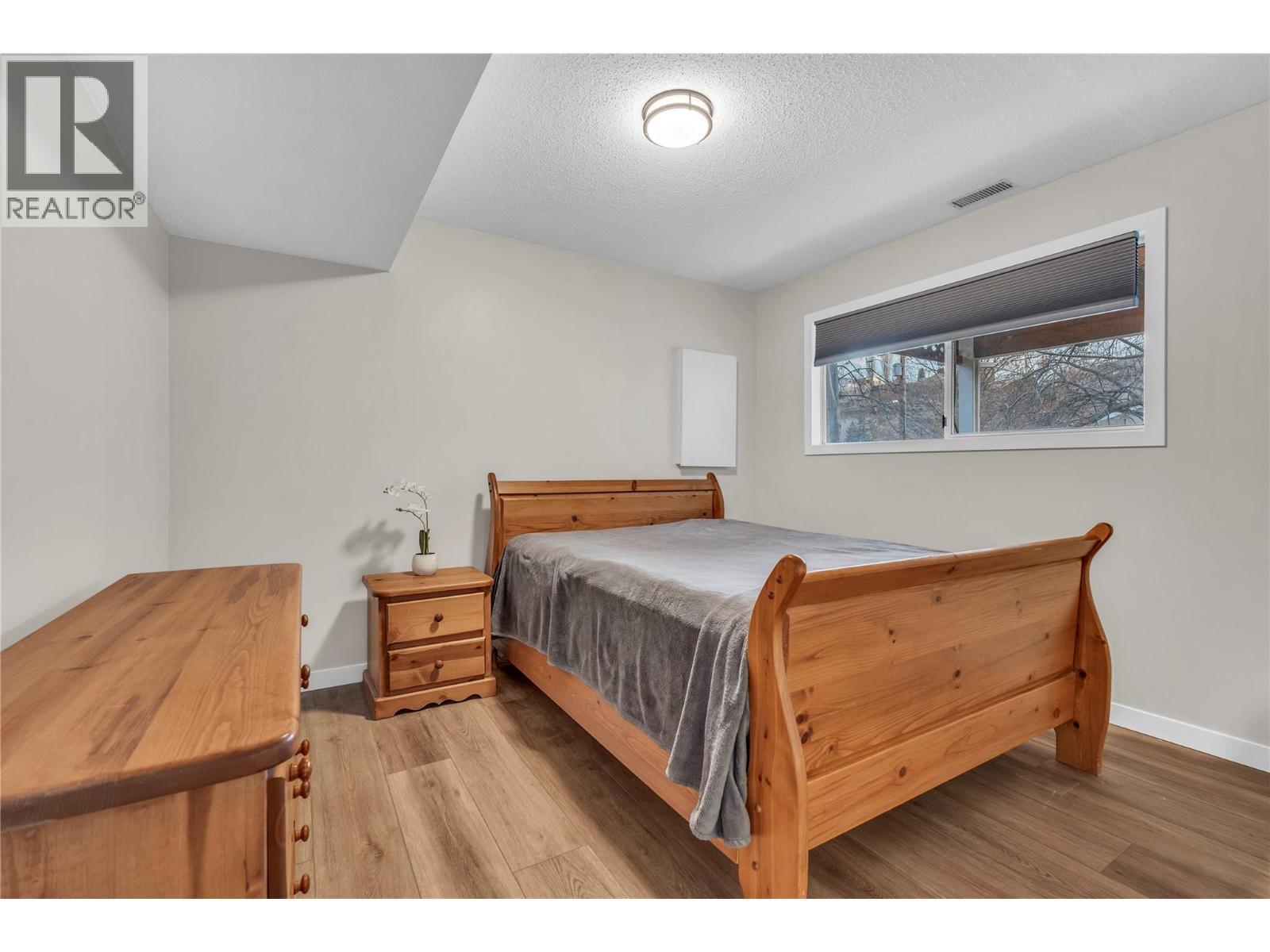 7111 Peach Orchard Road, Summerland, BC - Indoor Photo Showing Bedroom