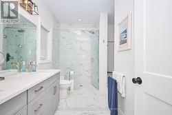 4 PC ensuite bathroom off the primary bedroom -