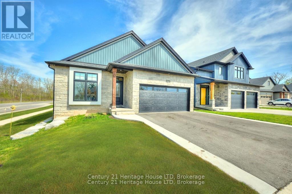 Front of the property from another angle - 1050 Kettle Court, Fort Erie (Crescent Park), ON - Outdoor With Facade