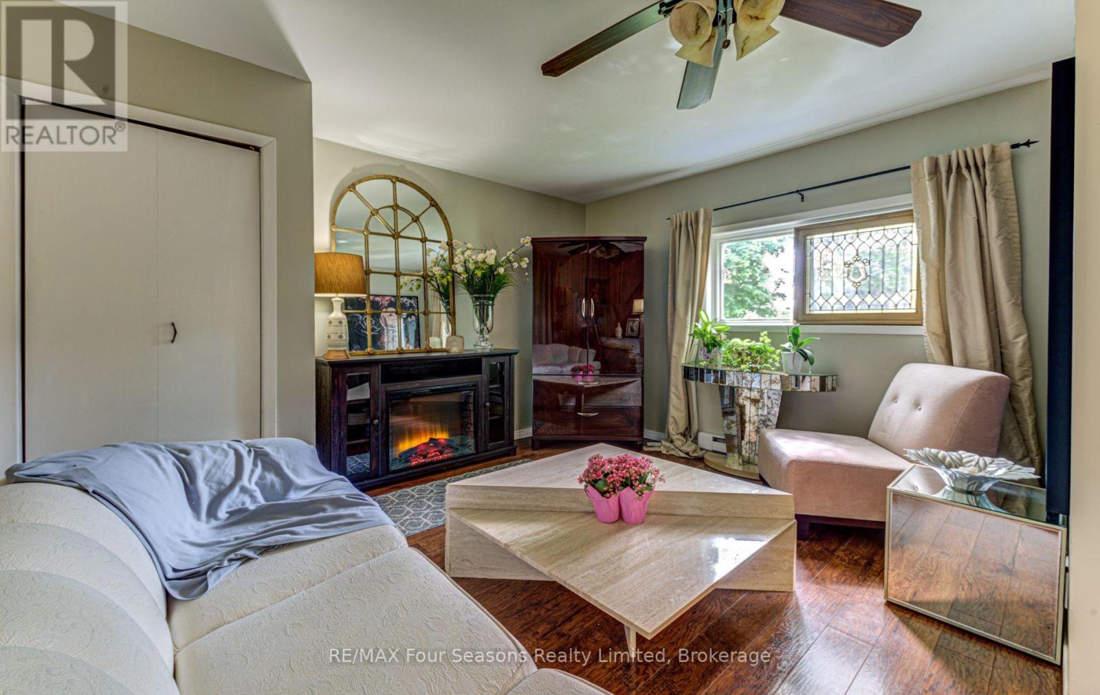 393 Second Street, Collingwood, ON - Indoor Photo Showing Living Room With Fireplace