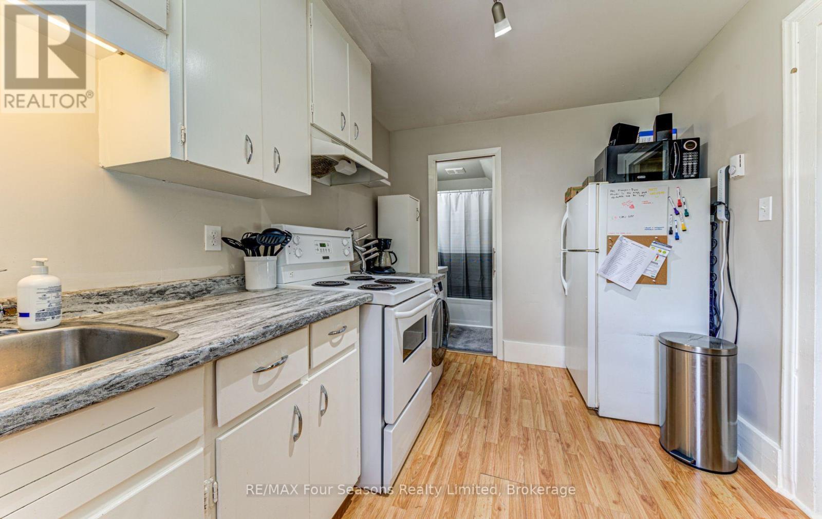 393 Second Street, Collingwood, ON - Indoor Photo Showing Kitchen