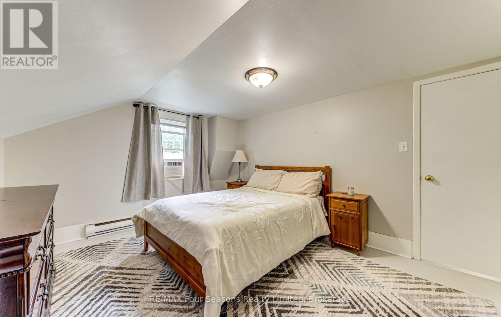 393 Second Street, Collingwood, ON - Indoor Photo Showing Bedroom
