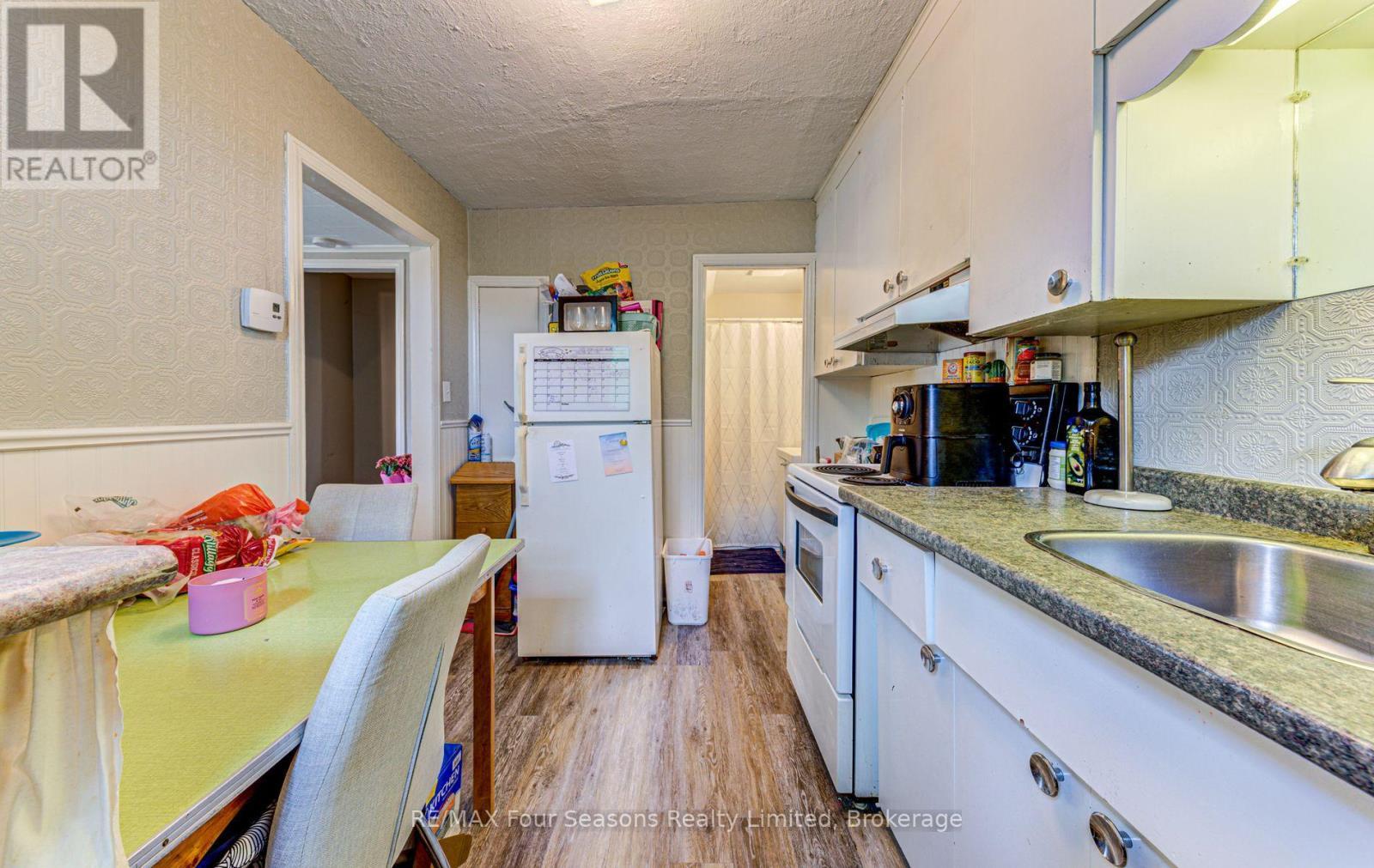 393 Second Street, Collingwood, ON - Indoor Photo Showing Kitchen