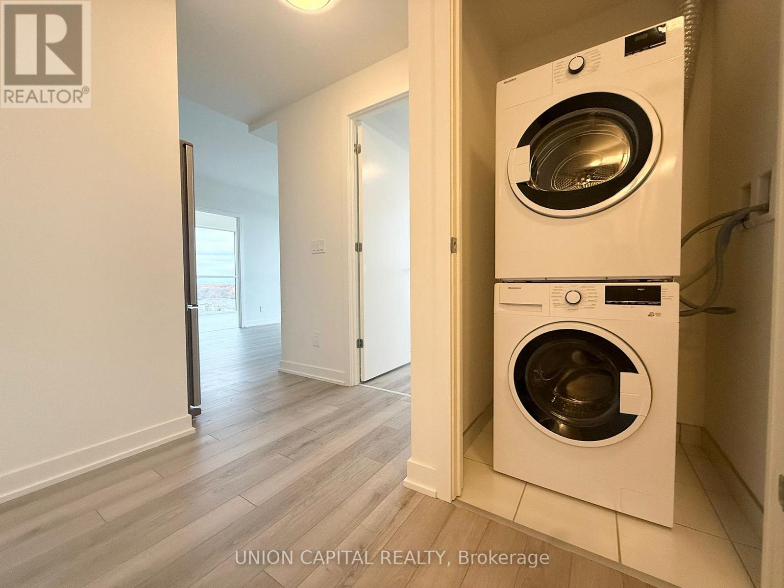1203 - 3071 Trafalgar Road, Oakville, ON - Indoor Photo Showing Laundry Room
