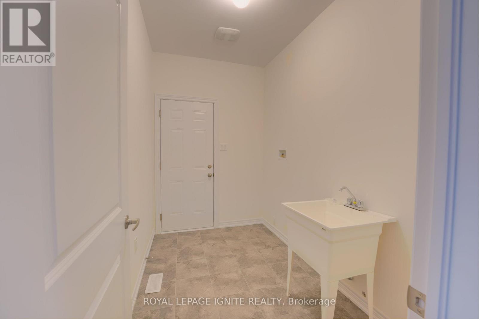 43 East Vista Terrace, Quinte West, ON - Indoor Photo Showing Other Room