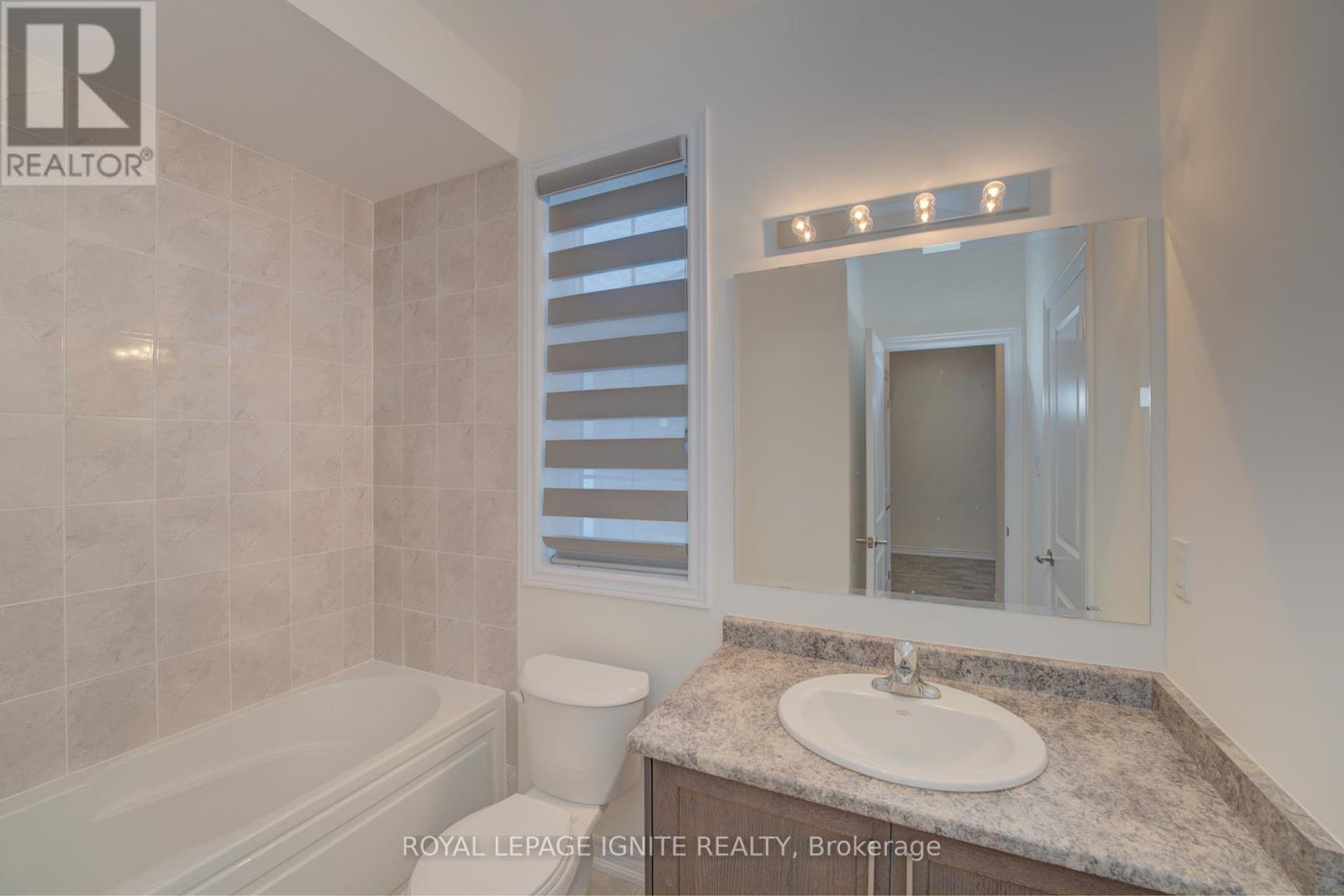 43 East Vista Terrace, Quinte West, ON - Indoor Photo Showing Bathroom