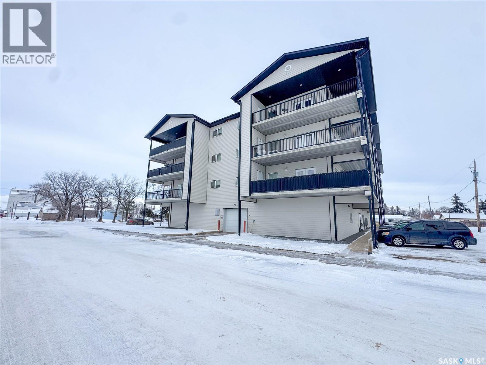 201 220 Mccallum Avenue, Birch Hills, SK - Outdoor With Balcony