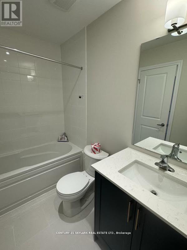 6 Wagon Lane N, Barrie, ON - Indoor Photo Showing Bathroom
